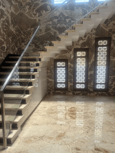 Frameless Spigot Glass Balcony